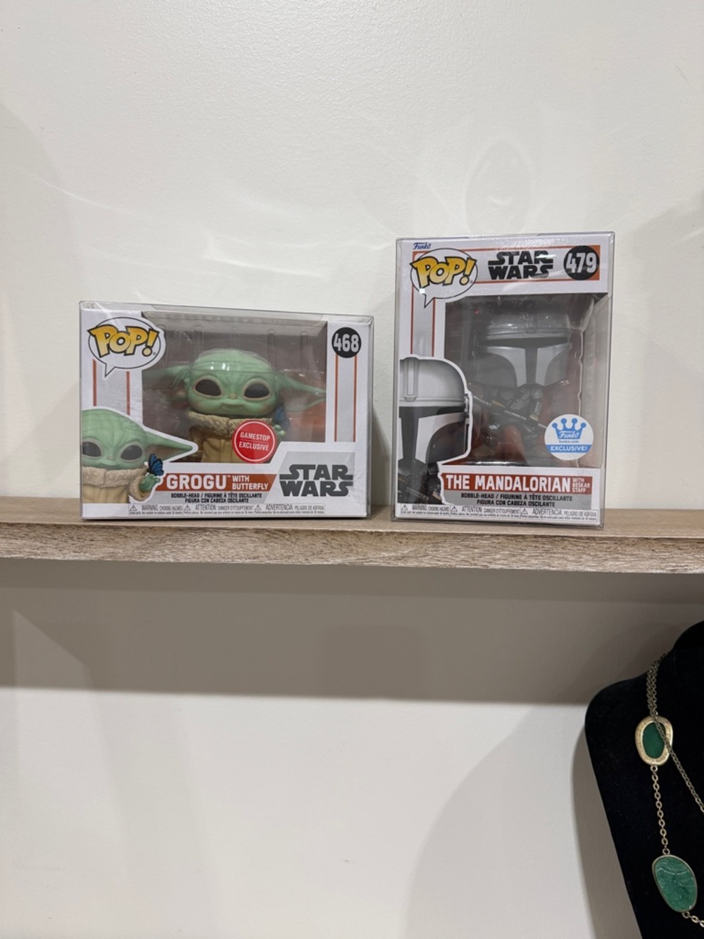 🫶🏼Bundle of 2- The child (385) & The Mandalorian (461) Funko Pop Duo